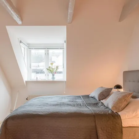 Lovely 2 Bedroom In The Centre Of Apartment *